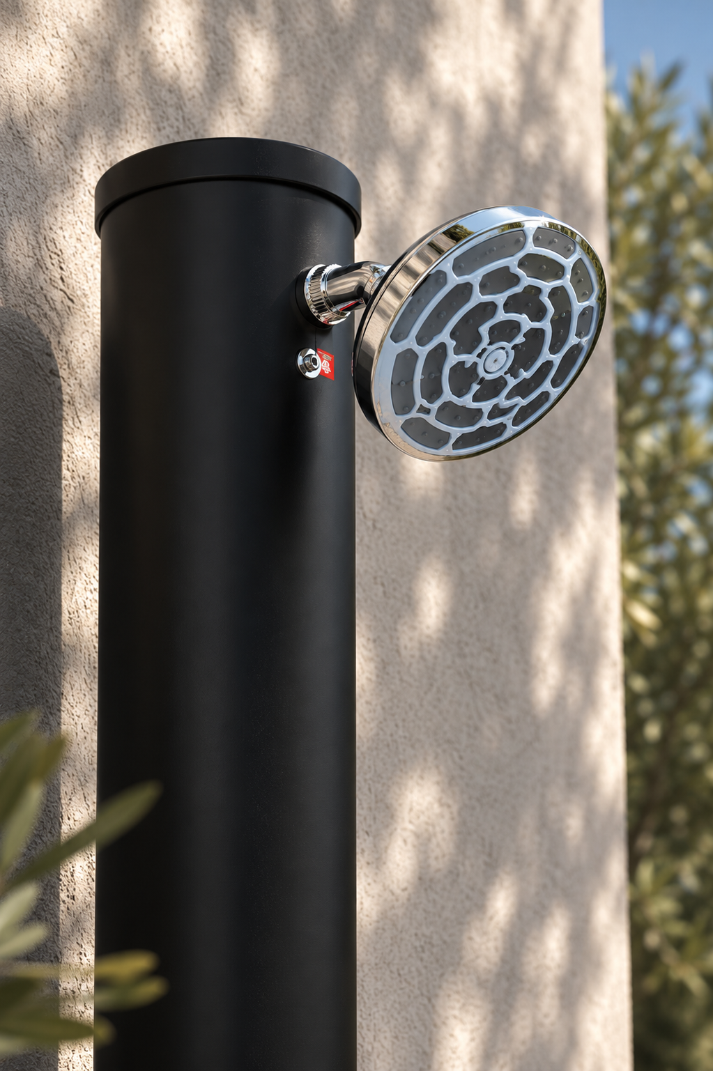 Douche extérieur solaire noire