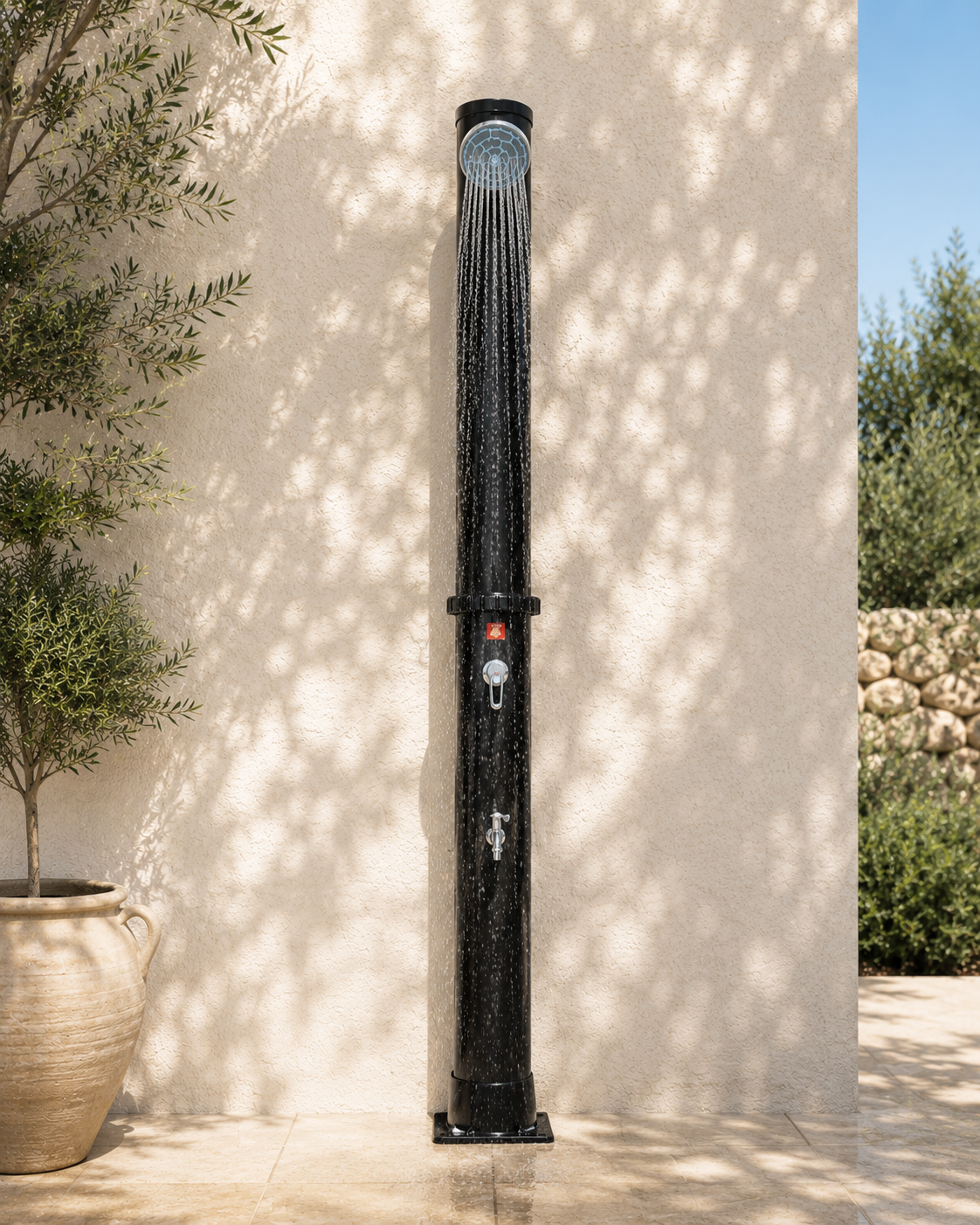 Douche extérieur solaire noire