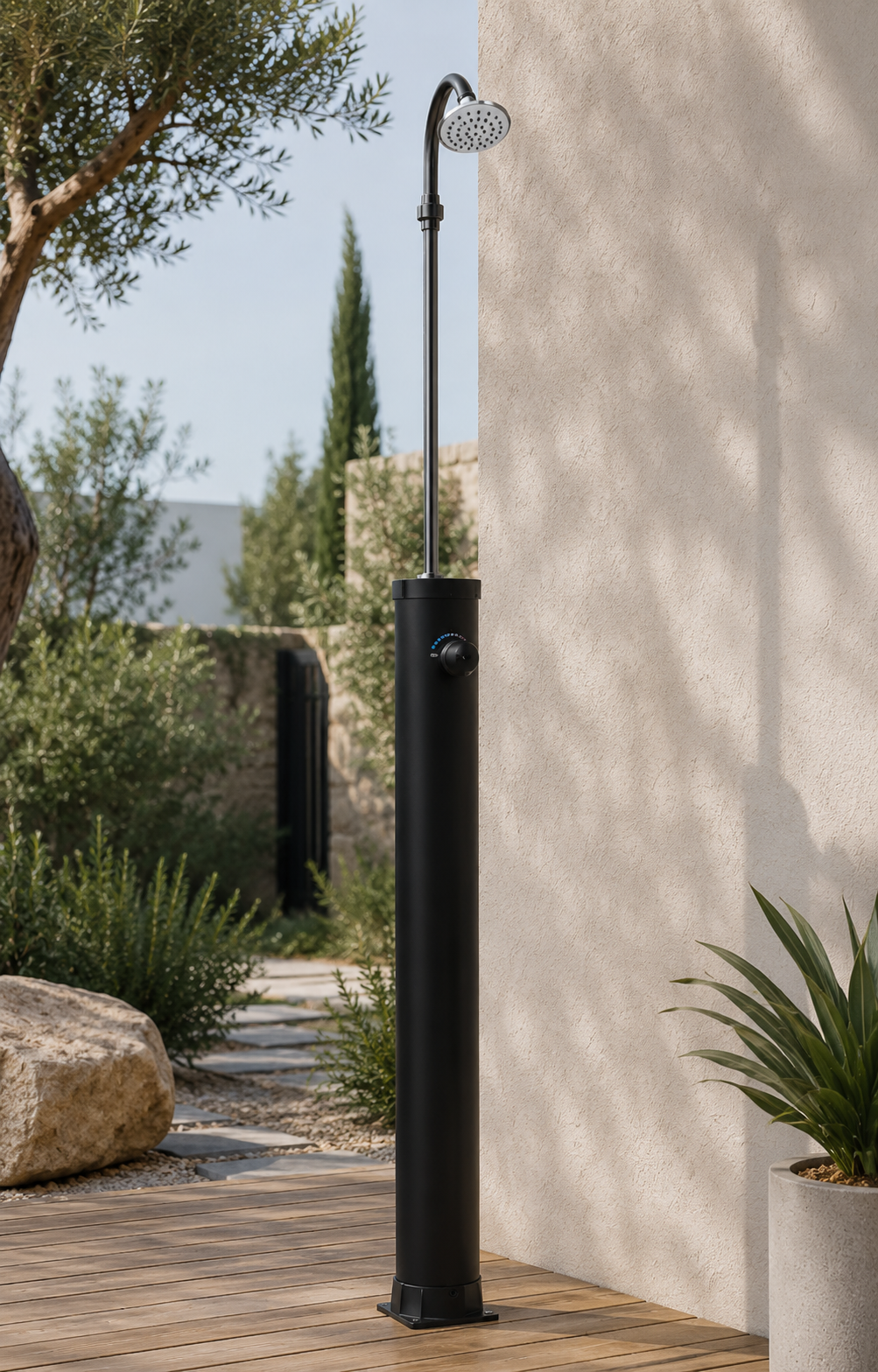 Douche solaire en acier noir